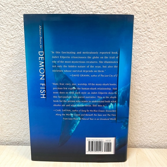 Demon Fish Book Hardcover W/dust-jacket NWT.Sharks! - Picture 4 of 6